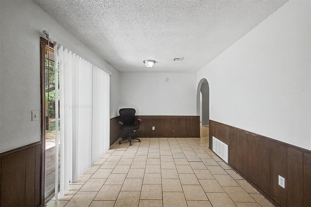 716 Lloyd Avenue Property Photo 5