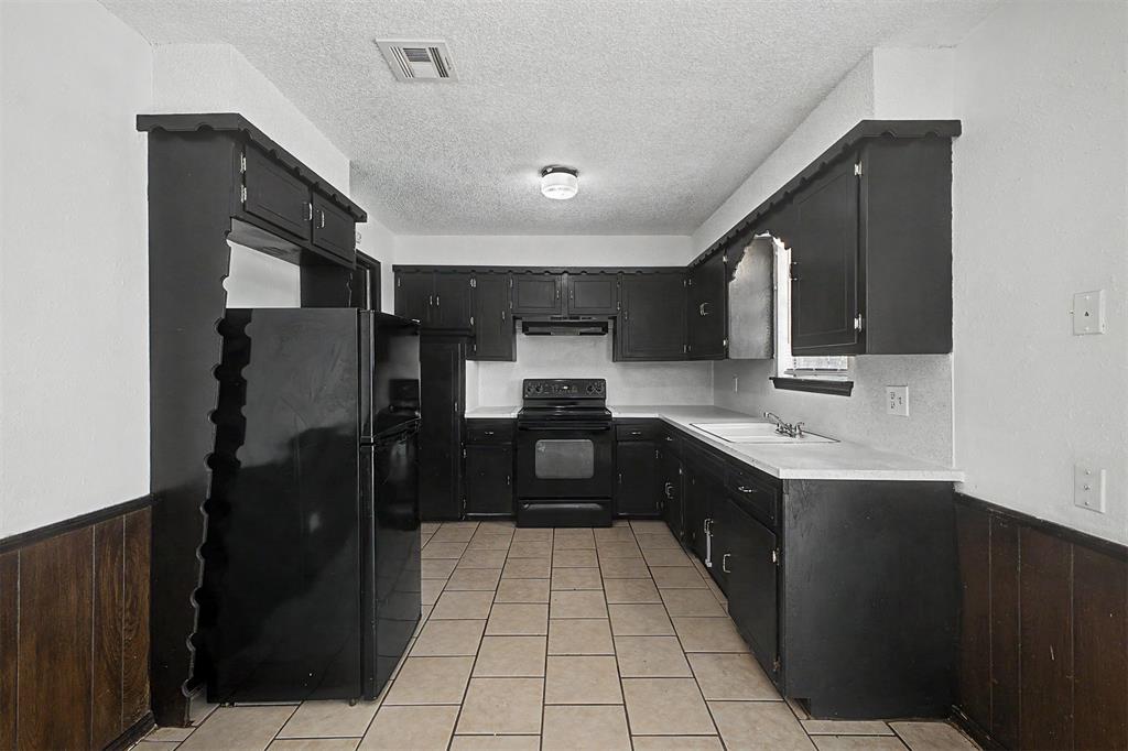 716 Lloyd Avenue Property Photo 6