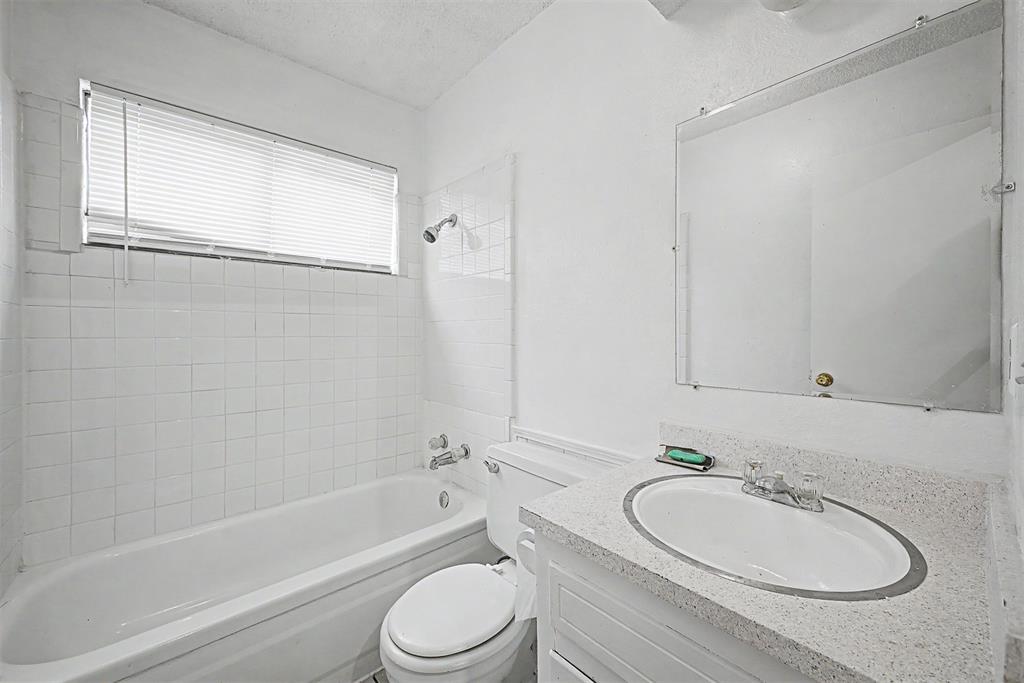 716 Lloyd Avenue Property Photo 17