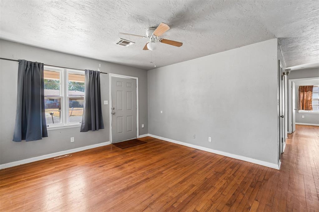1117 Marydale Avenue Property Photo 4