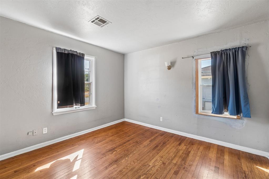 1117 Marydale Avenue Property Photo 11