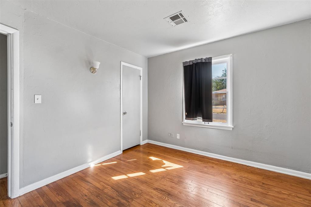 1117 Marydale Avenue Property Photo 12