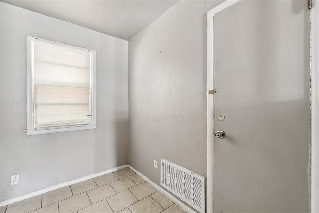 1117 Marydale Avenue Property Photo 18