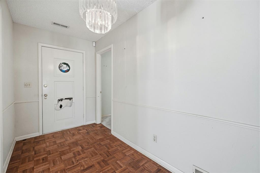 525 Lakeside Drive Property Photo 5