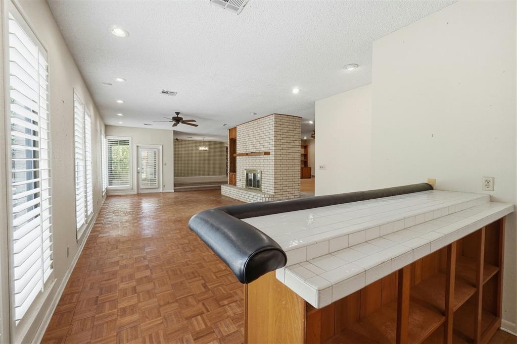 525 Lakeside Drive Property Photo 16