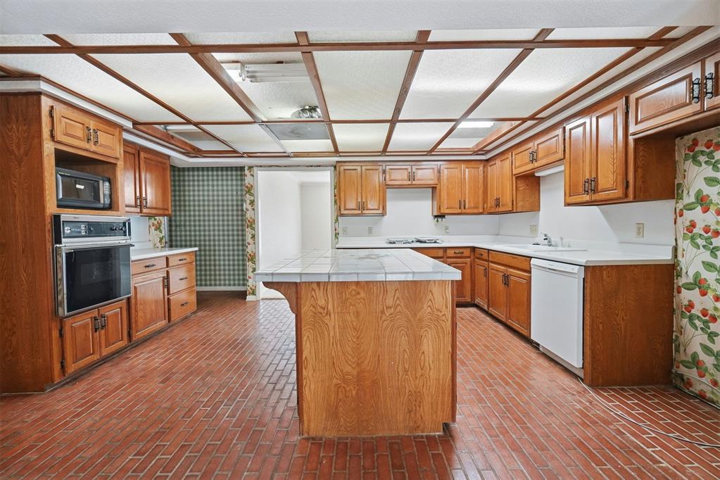 525 Lakeside Drive Property Photo 19