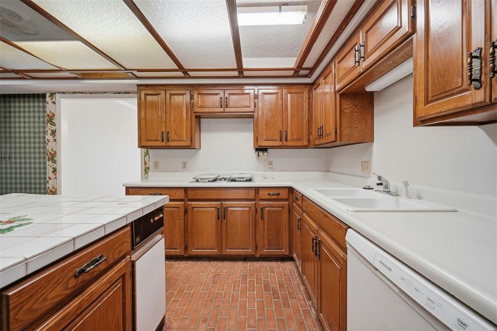 525 Lakeside Drive Property Photo 22