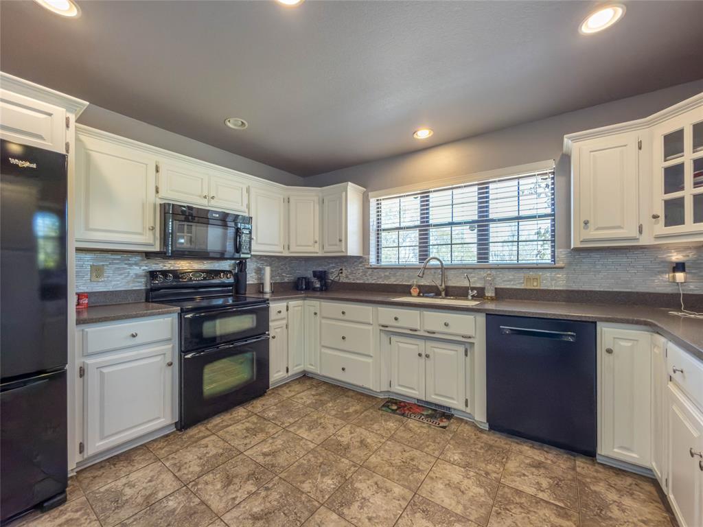 8717 Us 183 Highway Property Photo 12