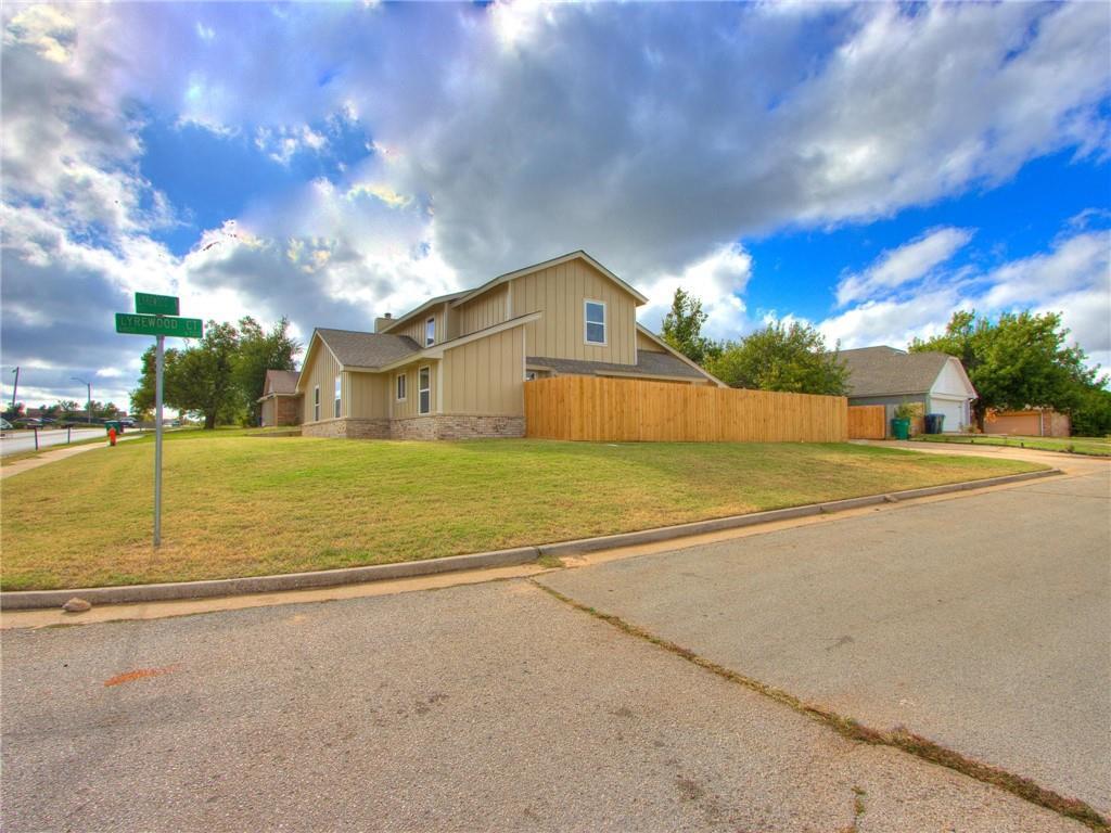 6719 Lyrewood Lane Property Photo 3
