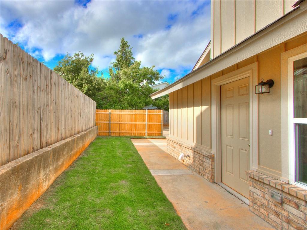 6719 Lyrewood Lane Property Photo 9