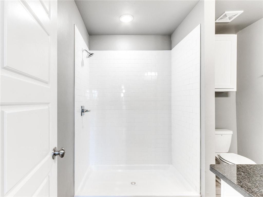 6719 Lyrewood Lane Property Photo 34