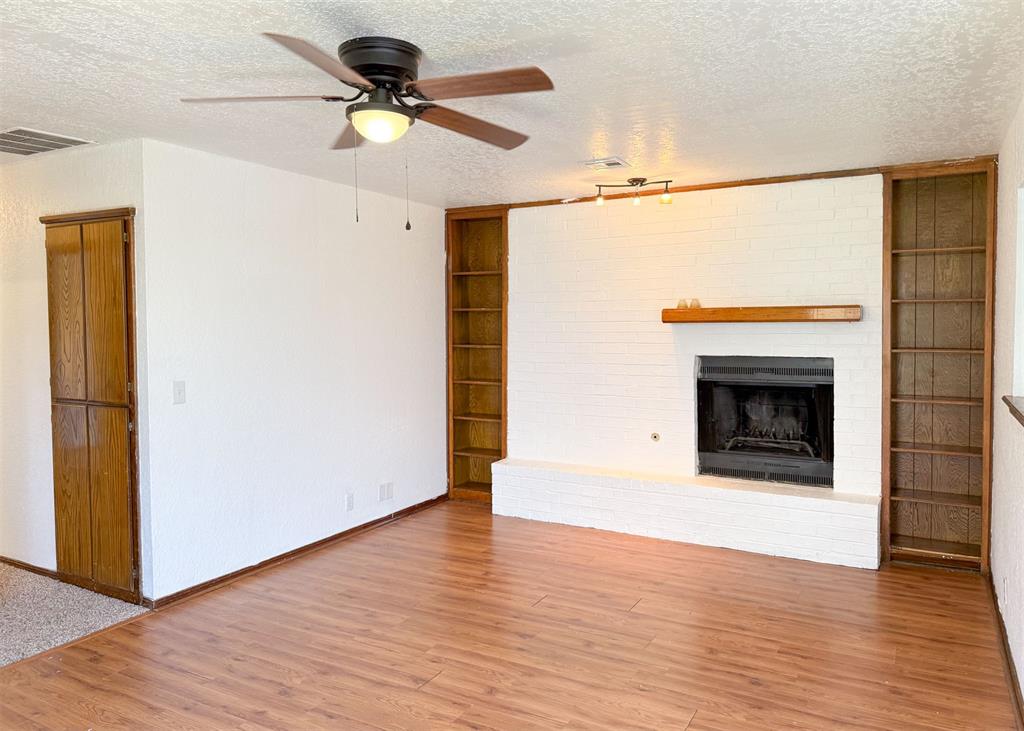1250427 Property Photo 2