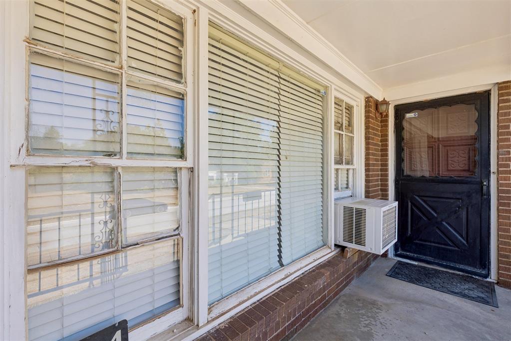 1404 Ne 39th Street Property Photo 3