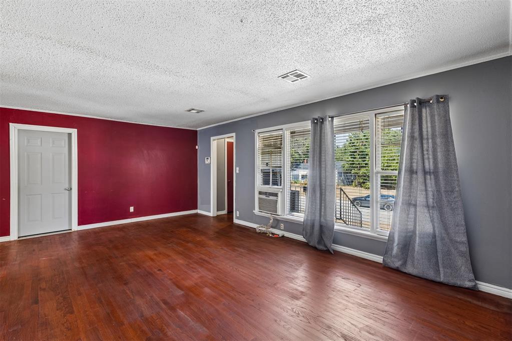 1404 Ne 39th Street Property Photo 6