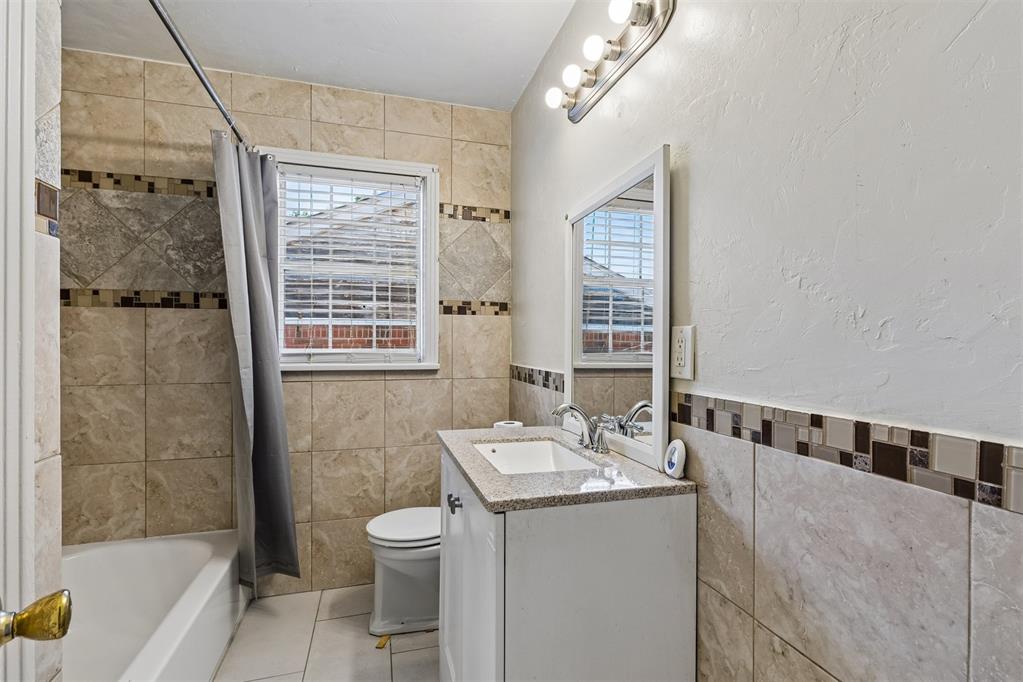 1404 Ne 39th Street Property Photo 18
