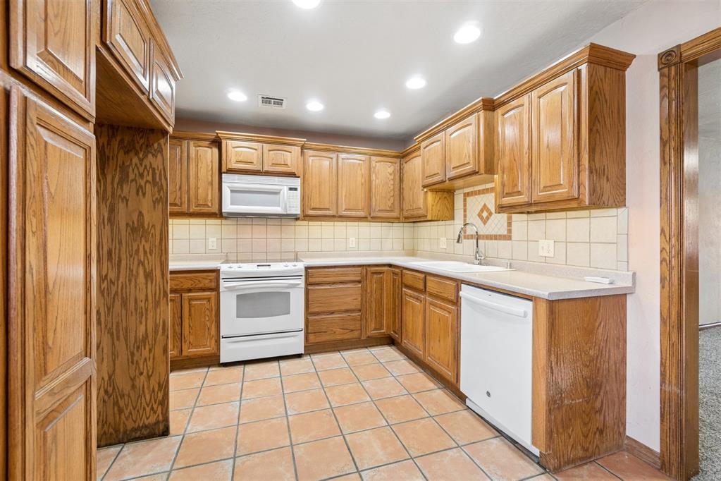 1353 W Cedarbrook Lane Property Photo 7