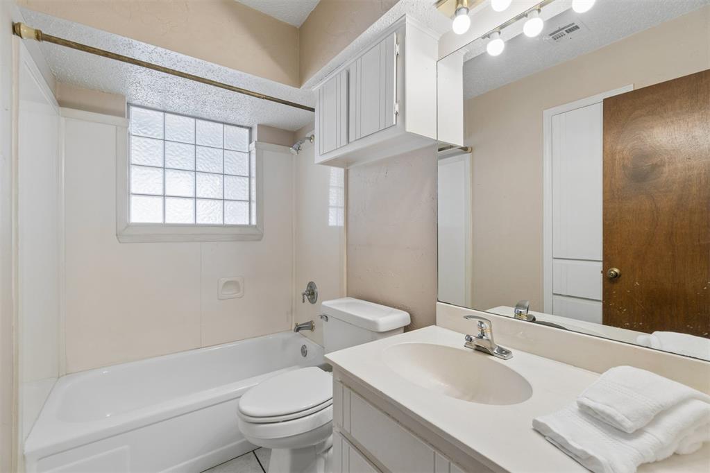 1353 W Cedarbrook Lane Property Photo 25