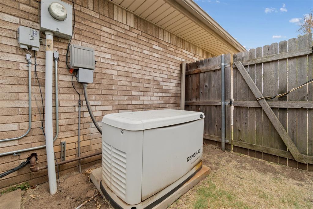 1353 W Cedarbrook Lane Property Photo 36