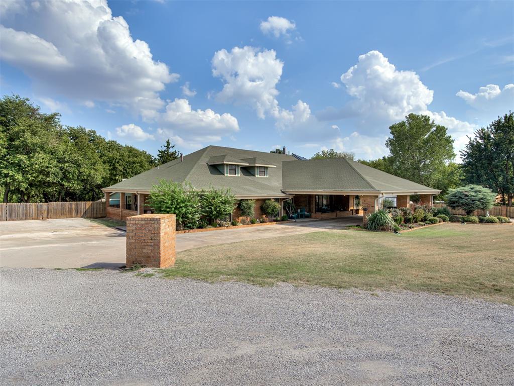 6800 Tanglewood Drive Property Photo 2
