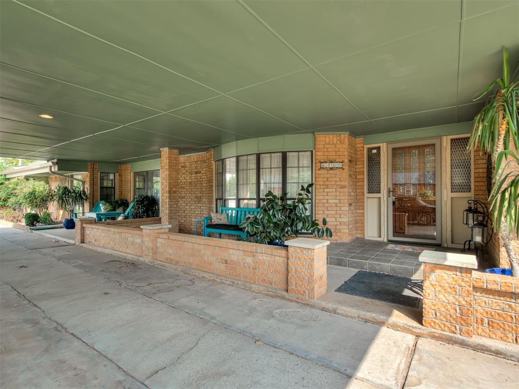 6800 Tanglewood Drive Property Photo 3