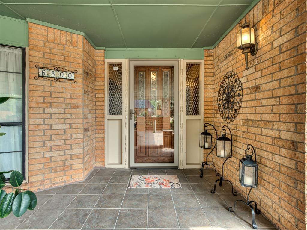 6800 Tanglewood Drive Property Photo 4