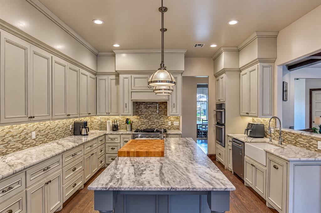 8825 Legacy Crossing Road Property Photo 6