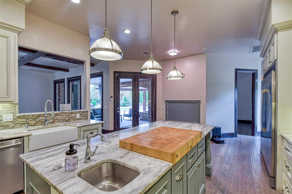 8825 Legacy Crossing Road Property Photo 7