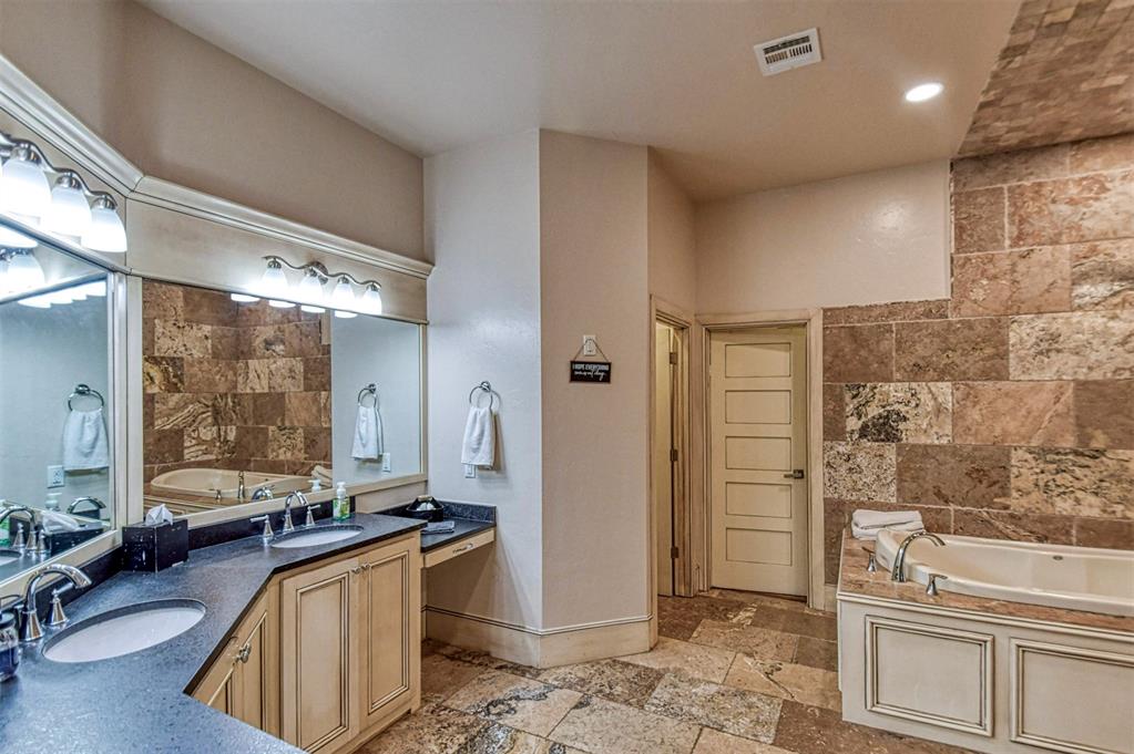 8825 Legacy Crossing Road Property Photo 13