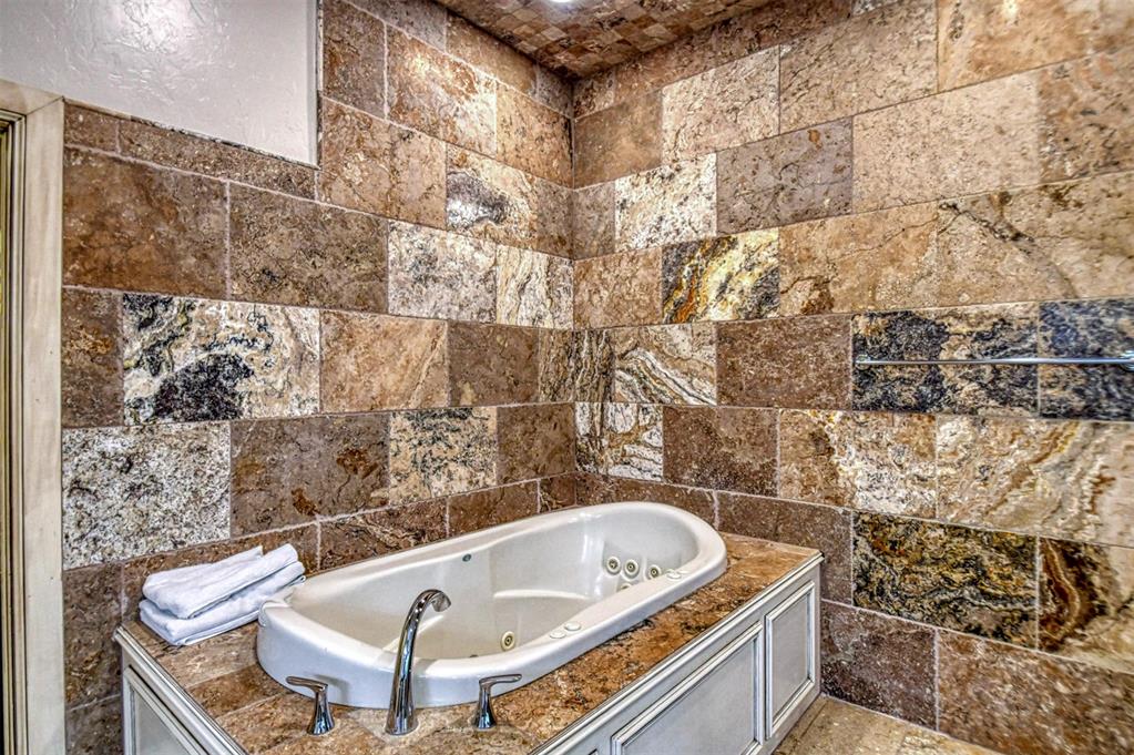 8825 Legacy Crossing Road Property Photo 14