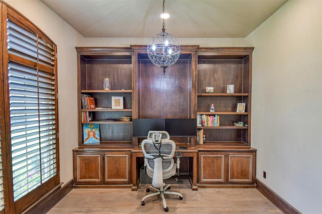 8825 Legacy Crossing Road Property Photo 33