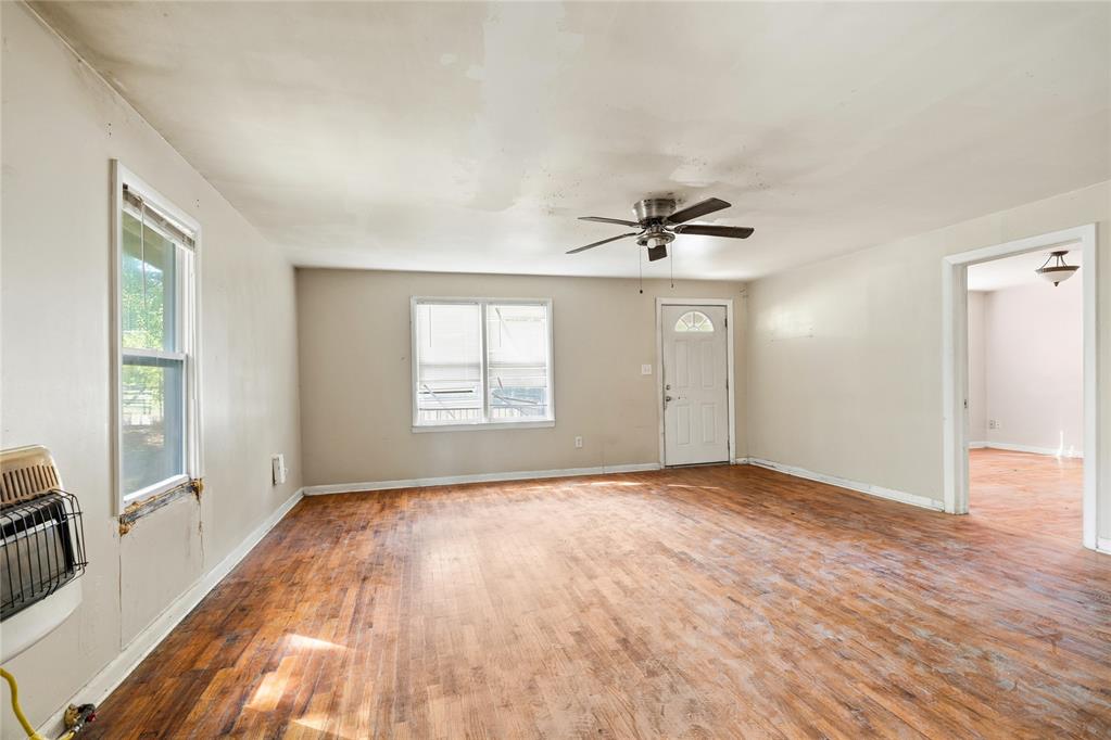 902 W 4th Street Property Photo 14