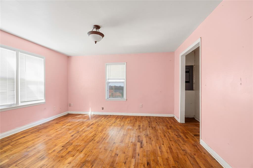 902 W 4th Street Property Photo 17