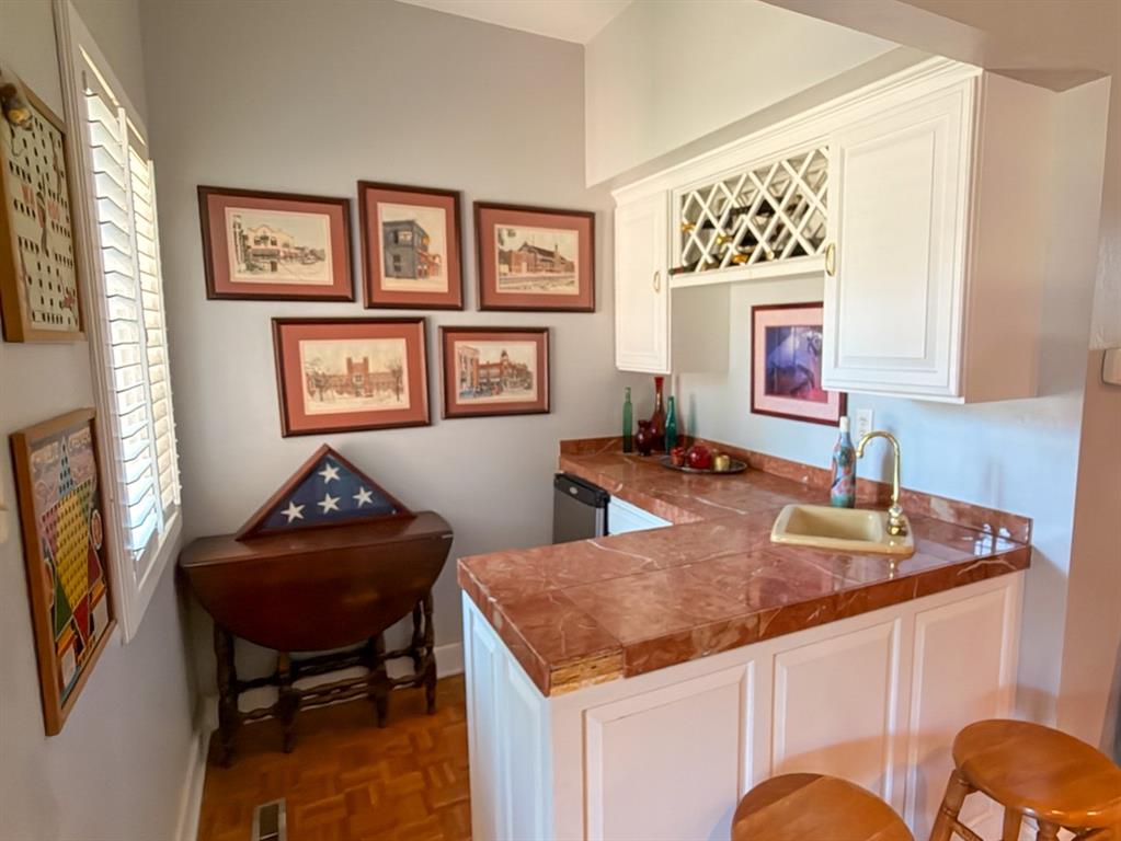 4205 N Upper Lake Drive Property Photo 7