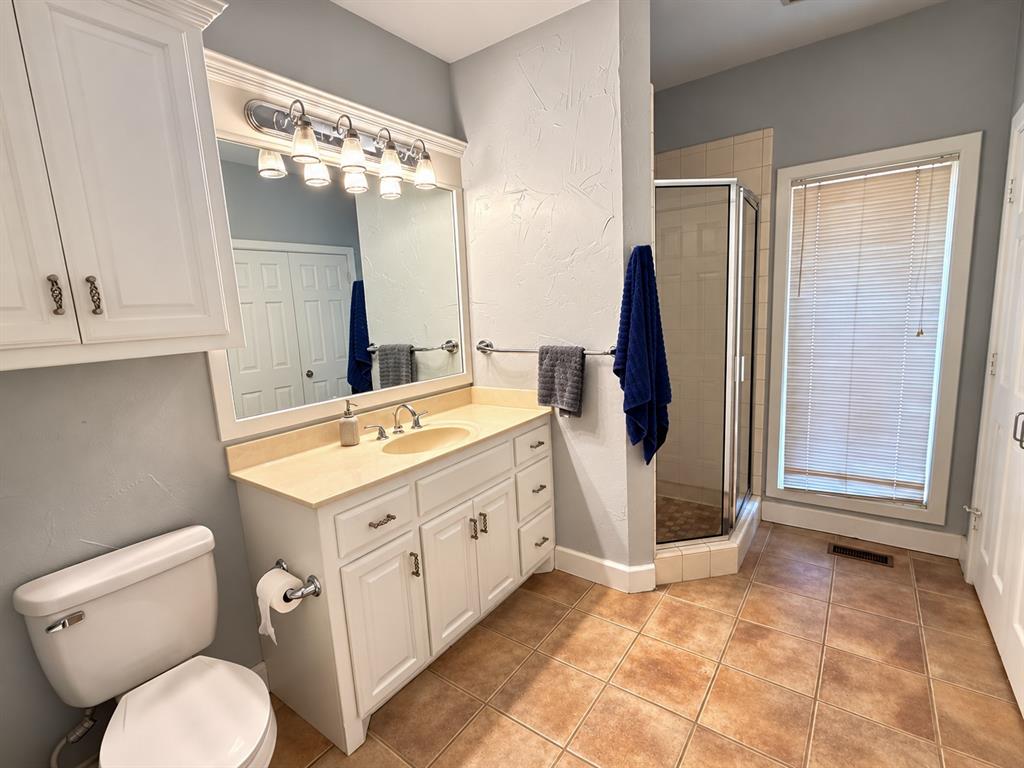 4205 N Upper Lake Drive Property Photo 12