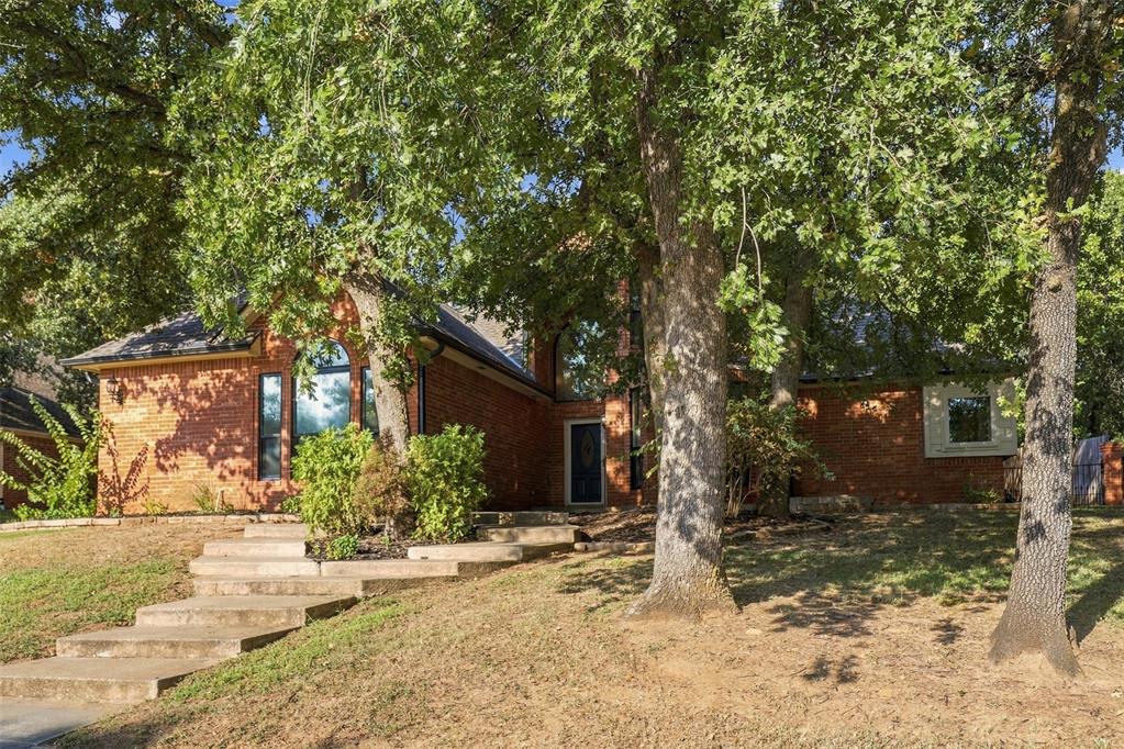 1 N Crosstimber Trail Property Photo 1
