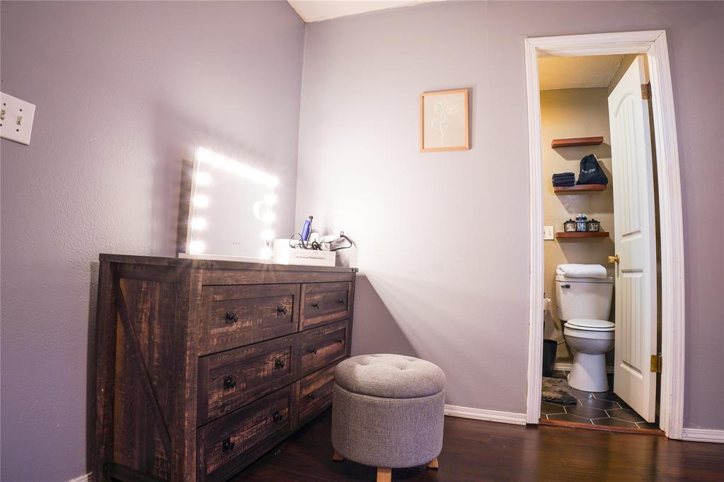 924 N Ash Street Property Photo 14