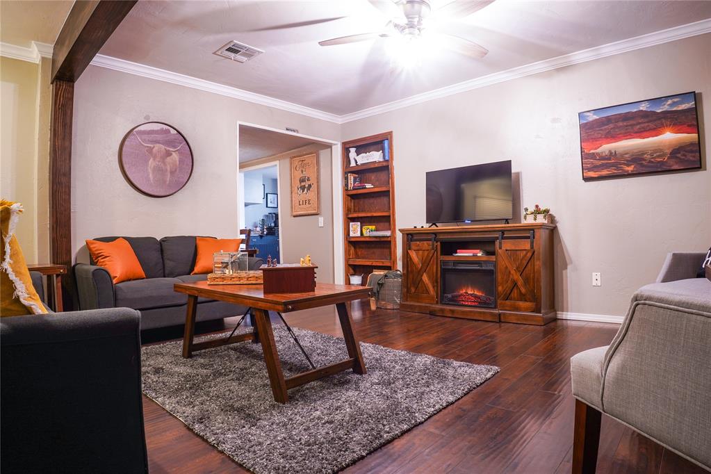 924 N Ash Street Property Photo 17