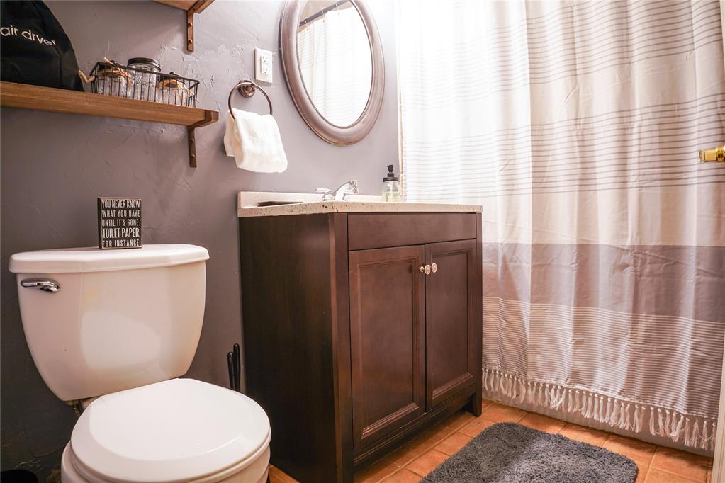 924 N Ash Street Property Photo 18