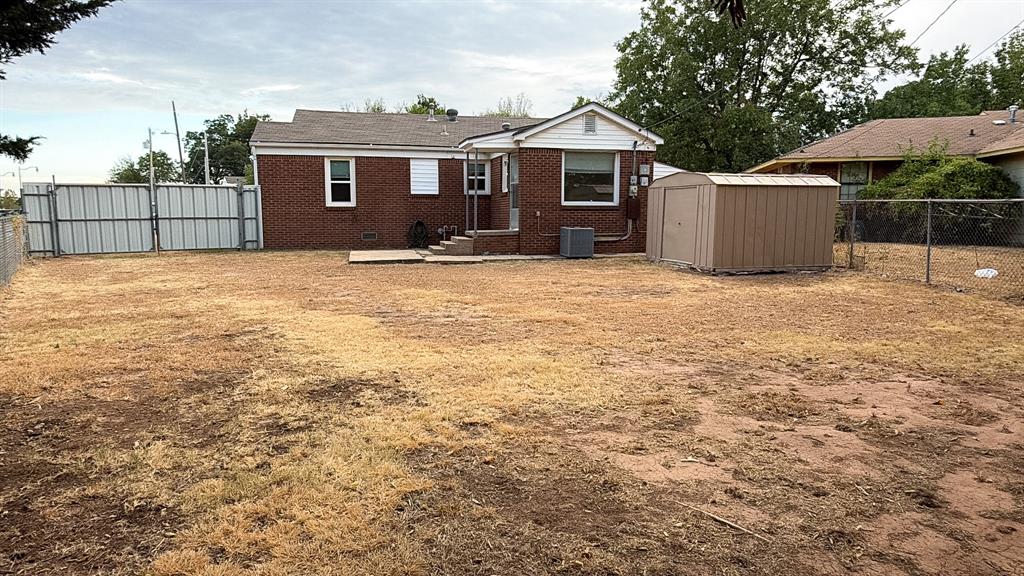 201 W Lockheed Drive Property Photo 4