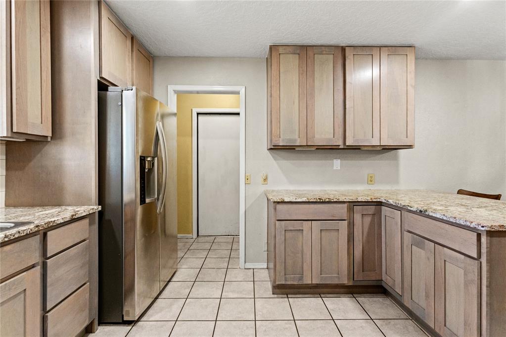 1225 N Indiana Street Property Photo 7