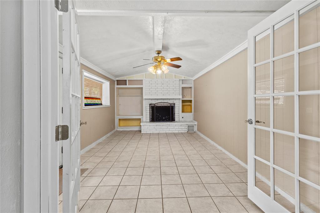 1225 N Indiana Street Property Photo 15