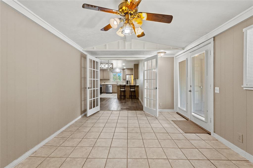 1225 N Indiana Street Property Photo 18