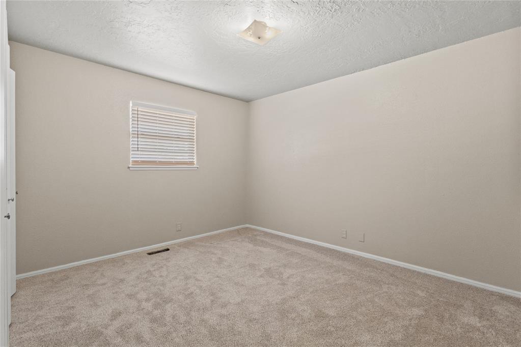 1225 N Indiana Street Property Photo 19