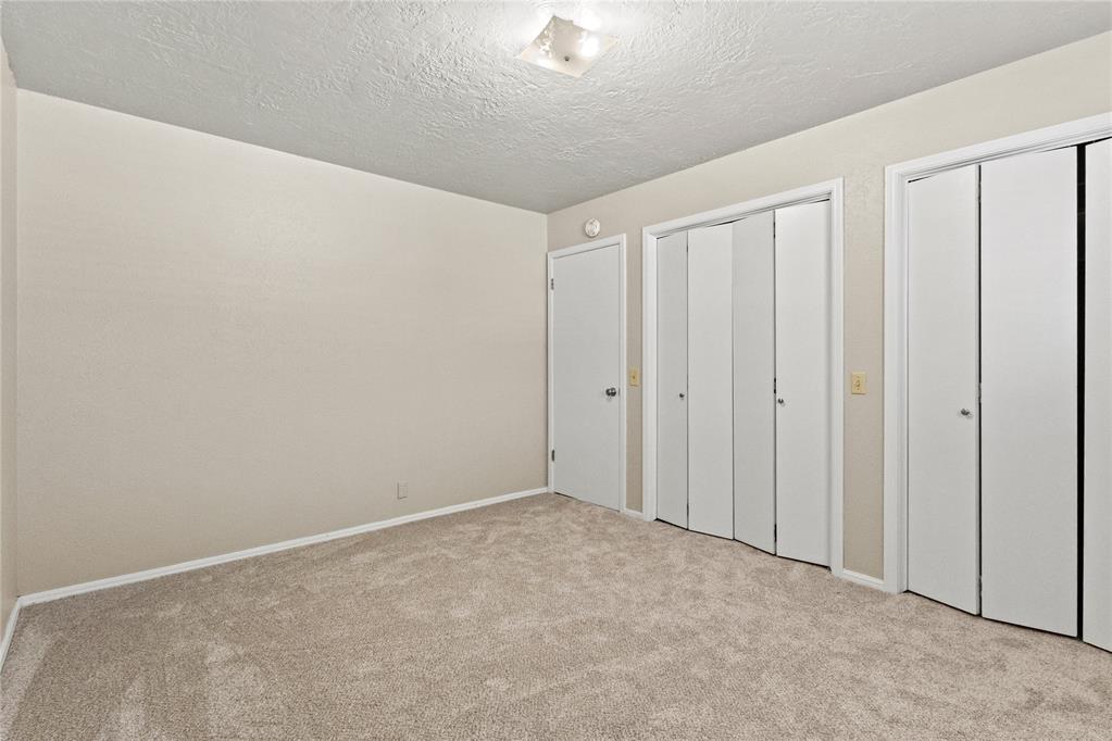 1225 N Indiana Street Property Photo 20