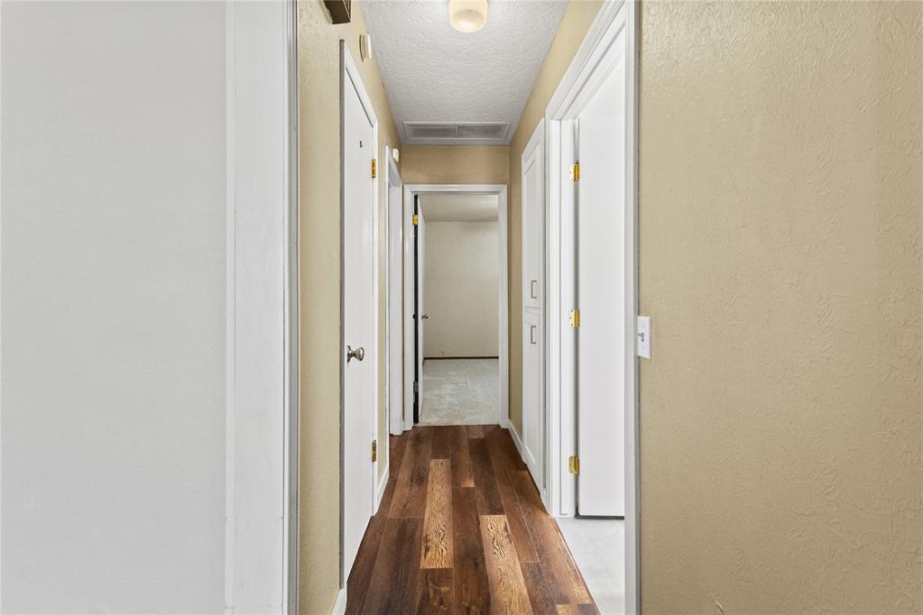 1225 N Indiana Street Property Photo 21