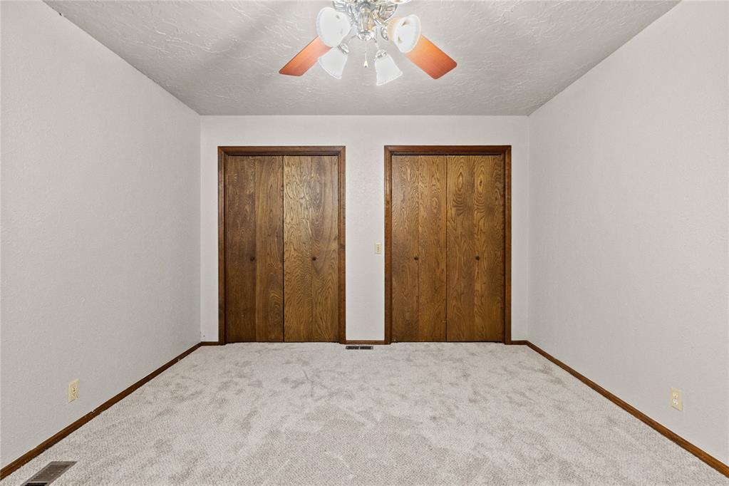 1225 N Indiana Street Property Photo 26