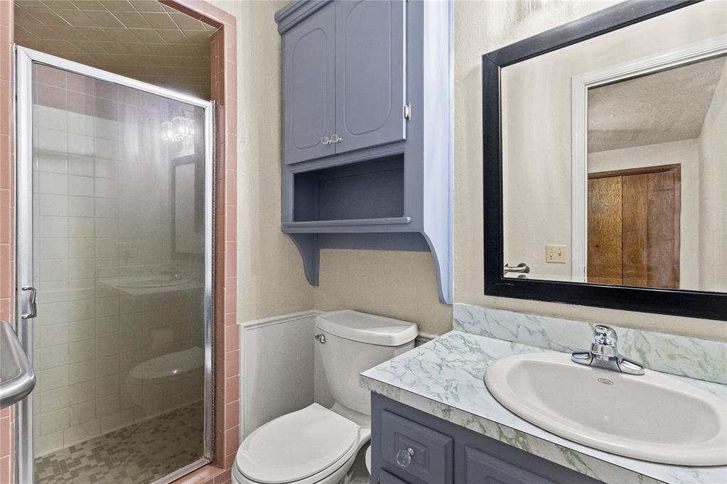 1225 N Indiana Street Property Photo 26