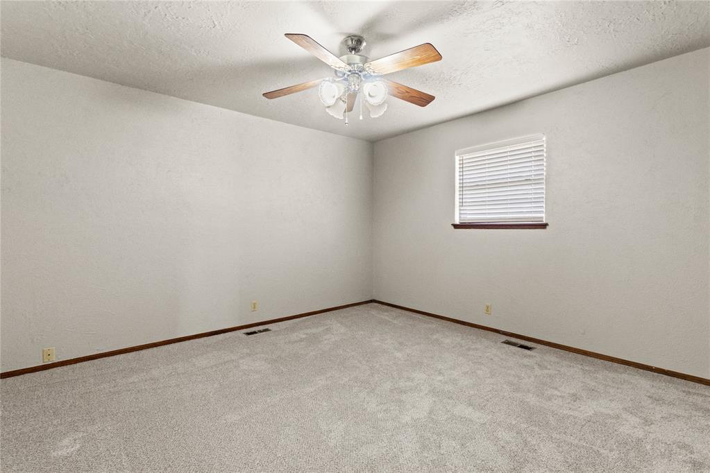 1225 N Indiana Street Property Photo 27