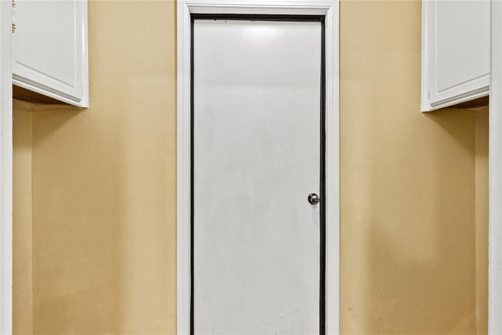 1225 N Indiana Street Property Photo 29