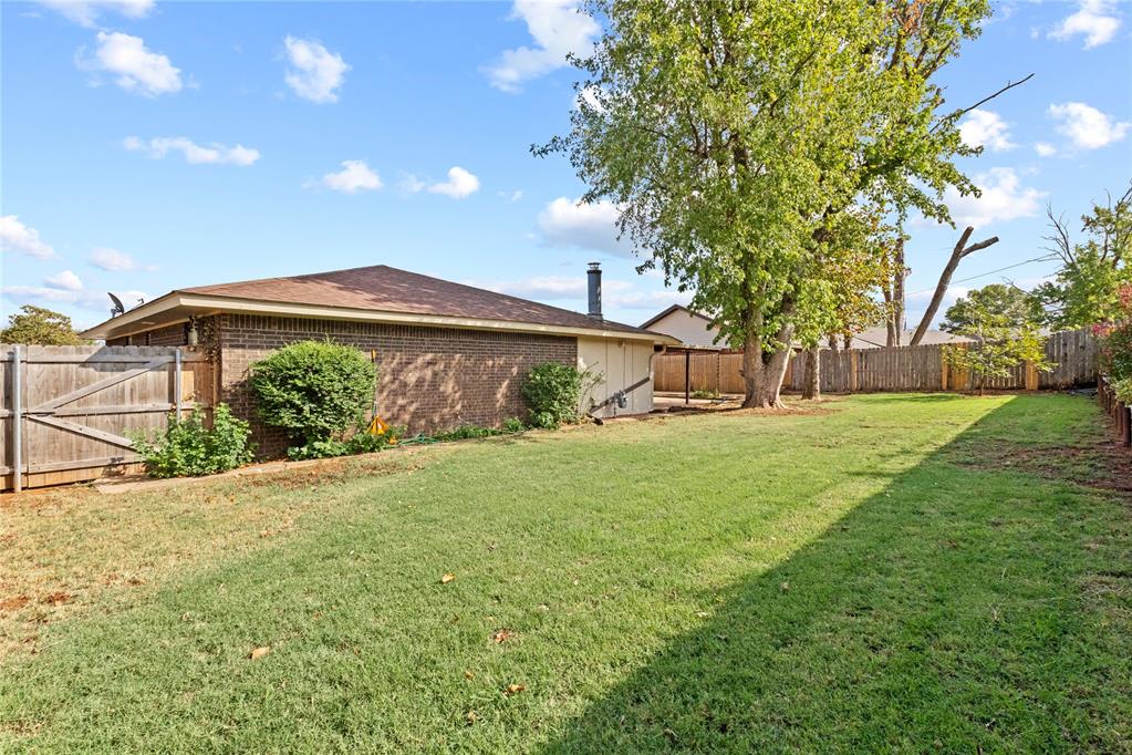 1225 N Indiana Street Property Photo 31